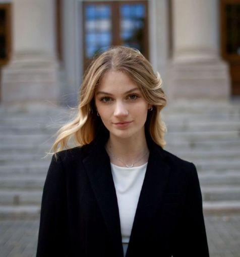 Headshot of Amy Flynn